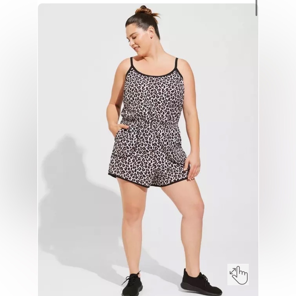 Torrid Stretch Woven Active Leopard Romper With Pockets- size 00